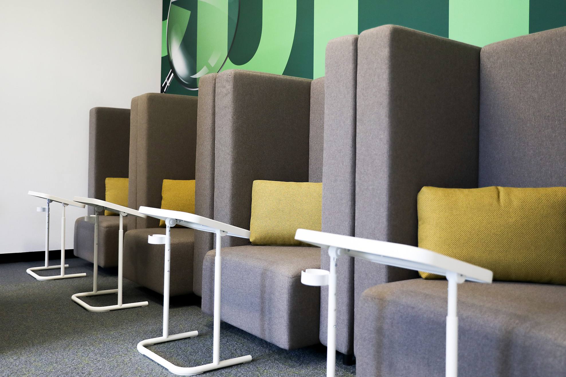 Modular seating elements
